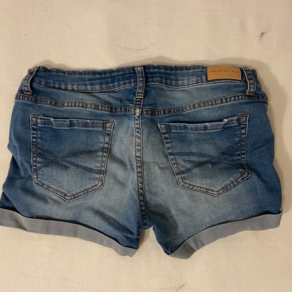 Distressed Jean shorts - Picture 4 of 4